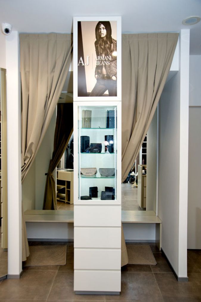 arredamento negozio abbigliamento top ten borgosesia (4)